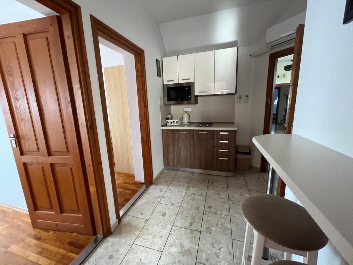 Mol-ker-vill Apartment *